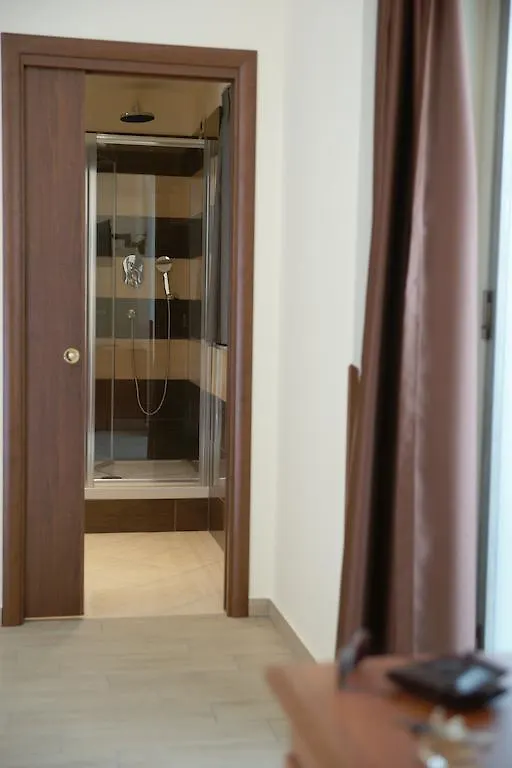***  Hotel Sofia Katanya İtalya